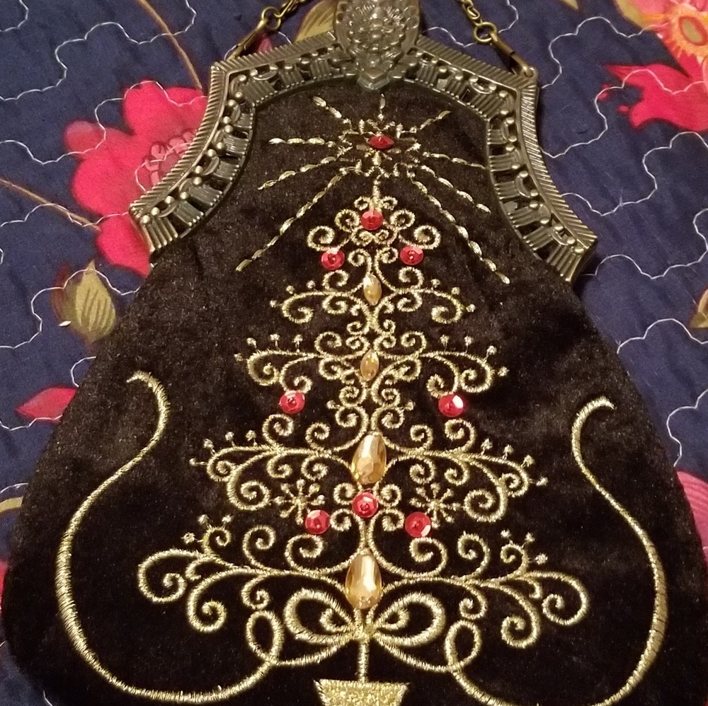 Antique style purse